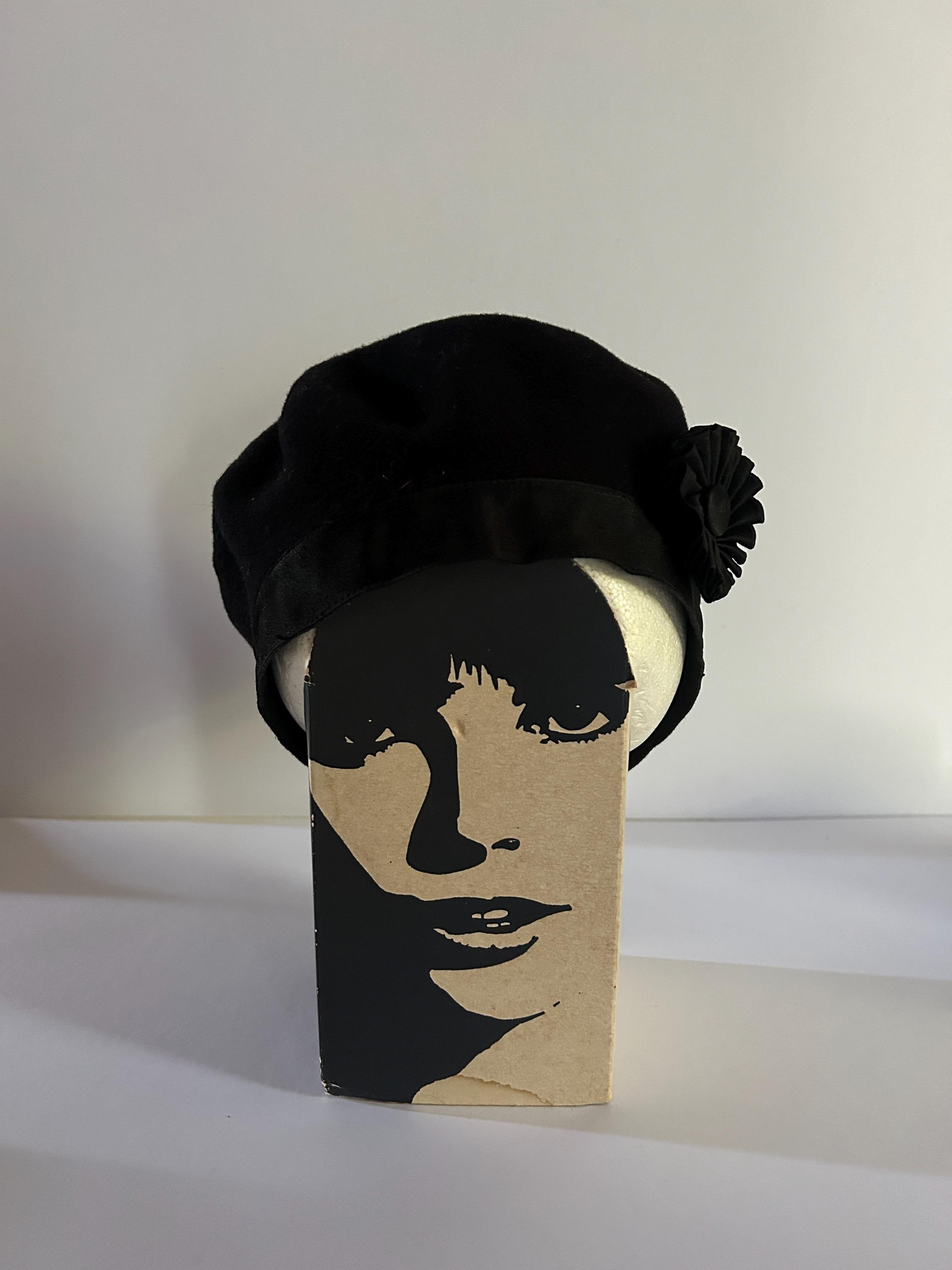 Chanel Vintage Beret Hat Wool Cloth Black Felt Silk Cockade  display picture 2