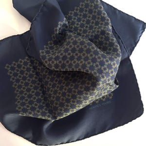 Hermès Paris Navy Blue Silk Suit Pocket Square with Cannage Pattern