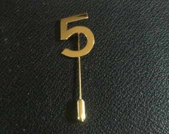 Chanel Broche Épingle Dorée le 5 de Chanel Signée vintage