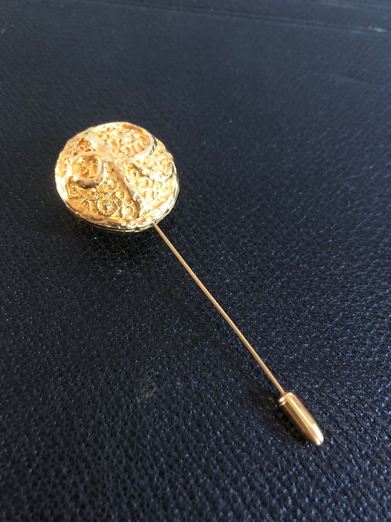 Rochas brooch deals