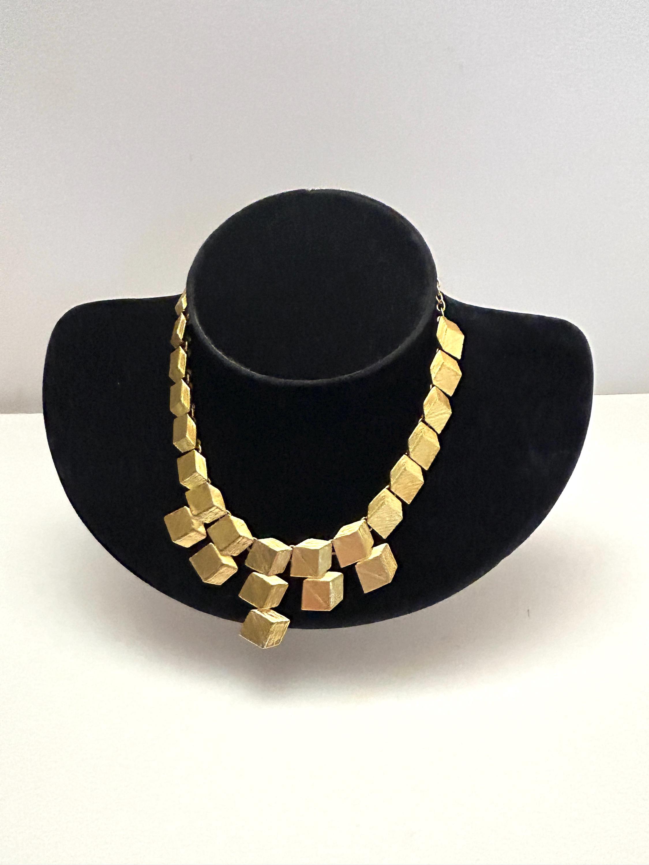 LA DOLCE VITA NECKLACE – AKIRA