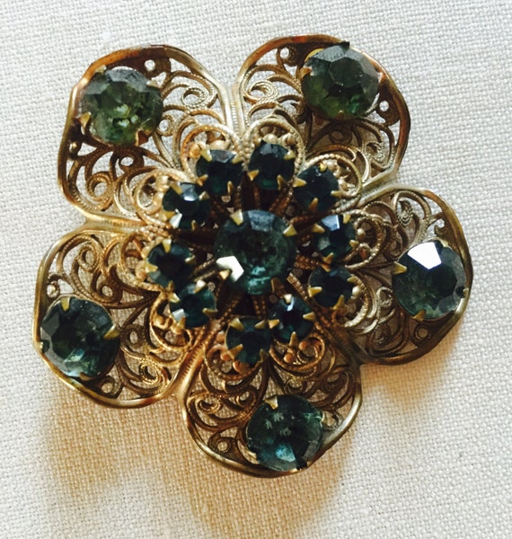 Vintage Filigree Brooch with Green Rhinestones / … - image 2