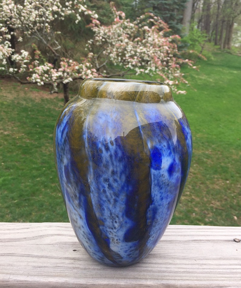 Joli vase vert en verre soufflé avec intérieur blanc | Kaufen auf