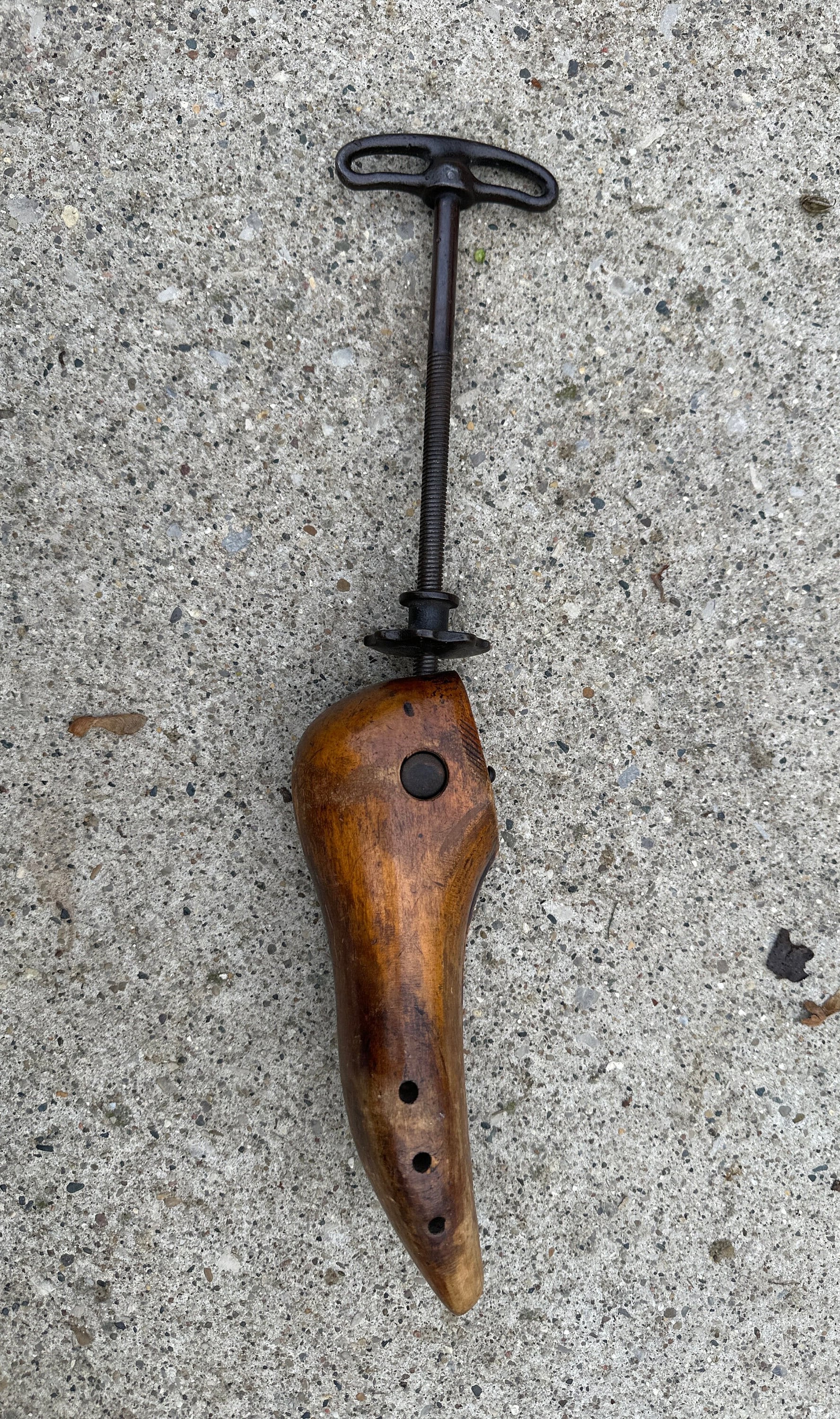 Vintage Wood Shoe Stretcher Form With Metal Crank Handle/antique Shoe