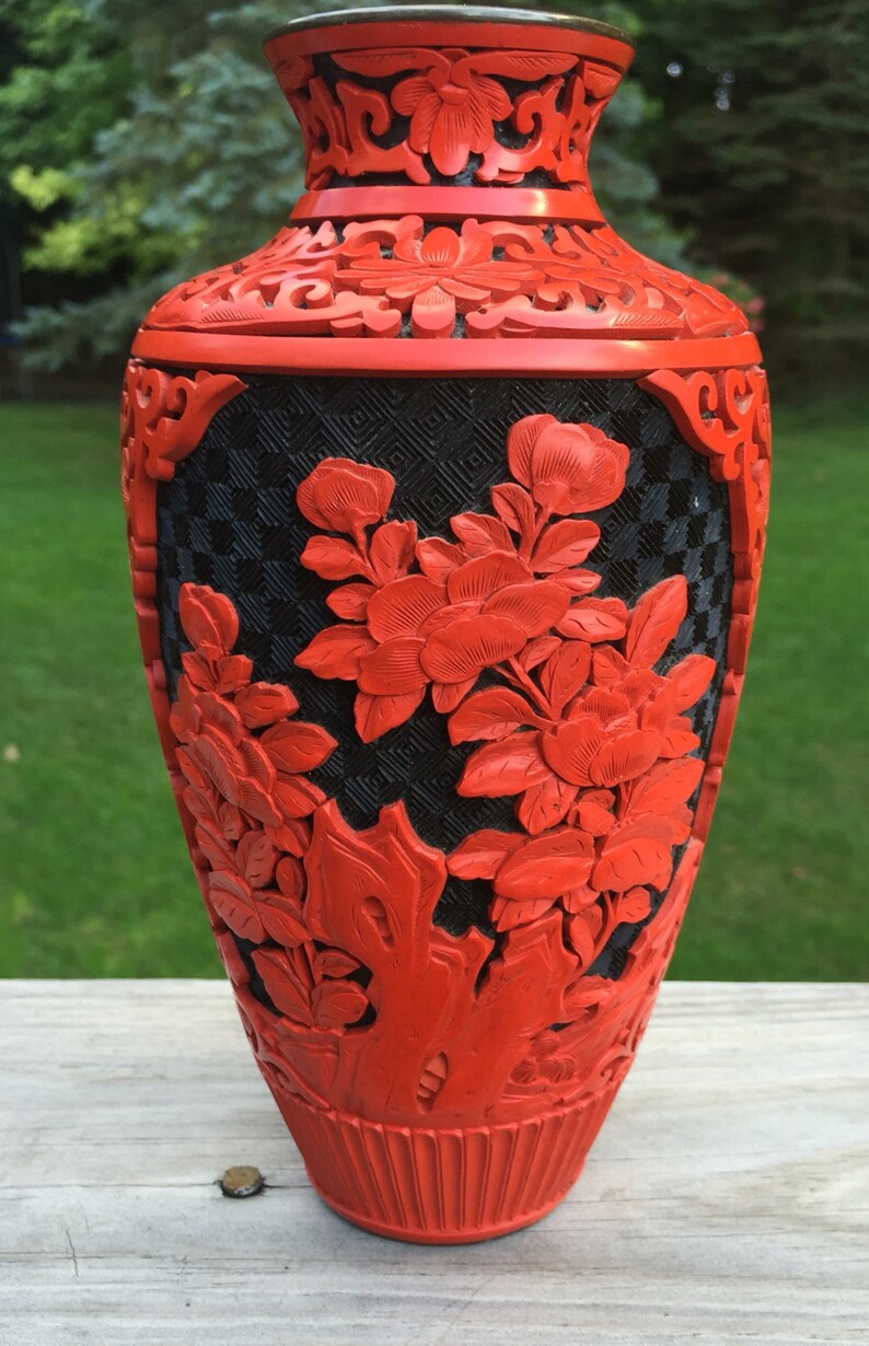 Mid Century Lacquer Cinnabar Vase / Vintage Chinese Cinnabar Etsy
