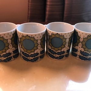 Vintage Made in Japan Coffee Mugs set of 4
