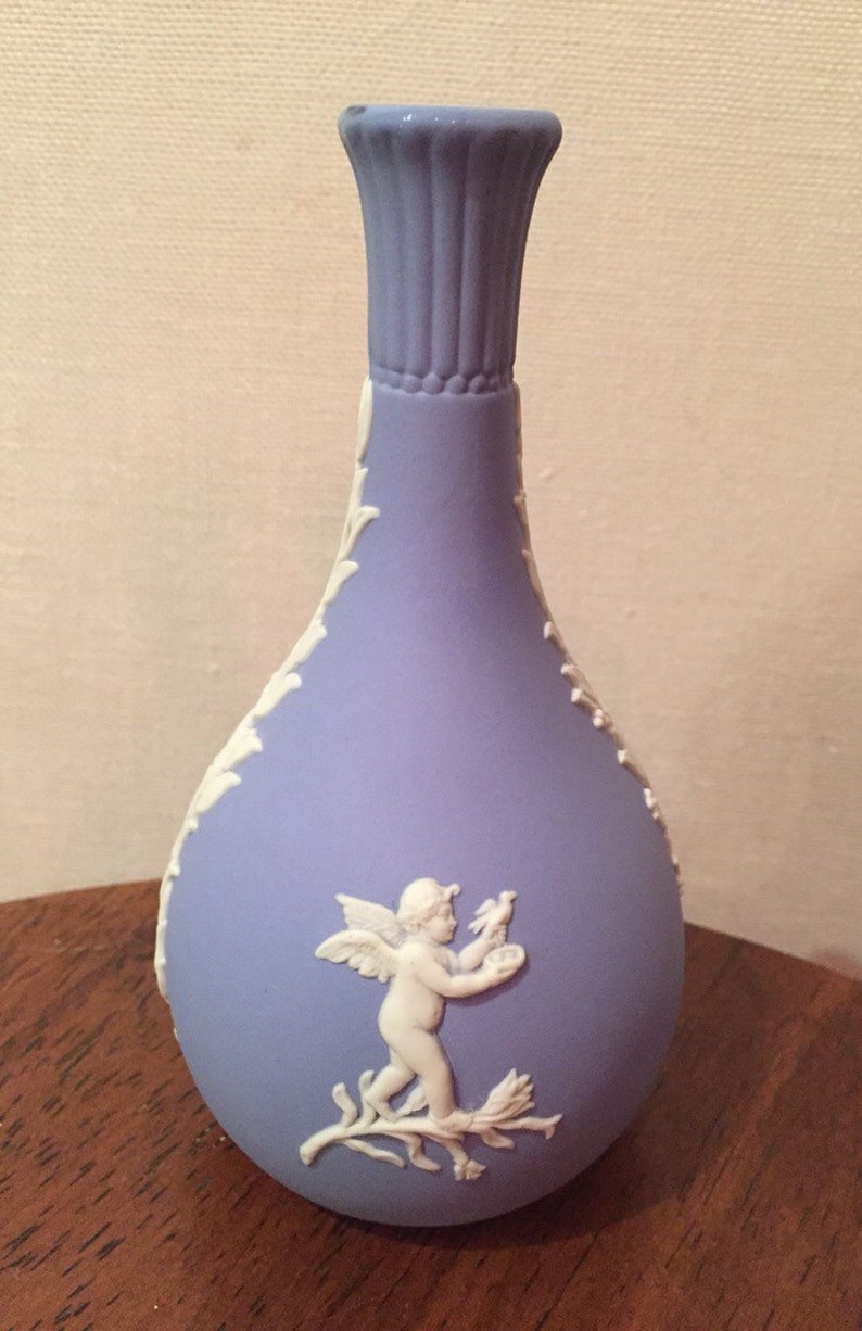 Wedgwood Jasperware Bud Vase / Vintage Wedgwood / Cupid/cherub Vase