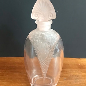 Vintage Perfume Bottle / Pink Perfume Bottle / Vintage Decorative Perfume Bottle