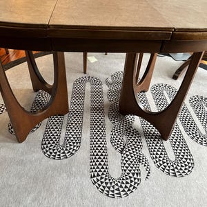 Broyhill Brasilia Pedestal Table Cover/Broyhill Brasilia Mid Century Round Walnut Expanding Dining Table Cover with 1 Leaf Cover