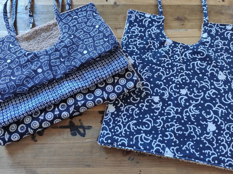 Bavoir in TENUGUI 100/% Japanese cotton pattern KUJIRA whale and waves ocean blue