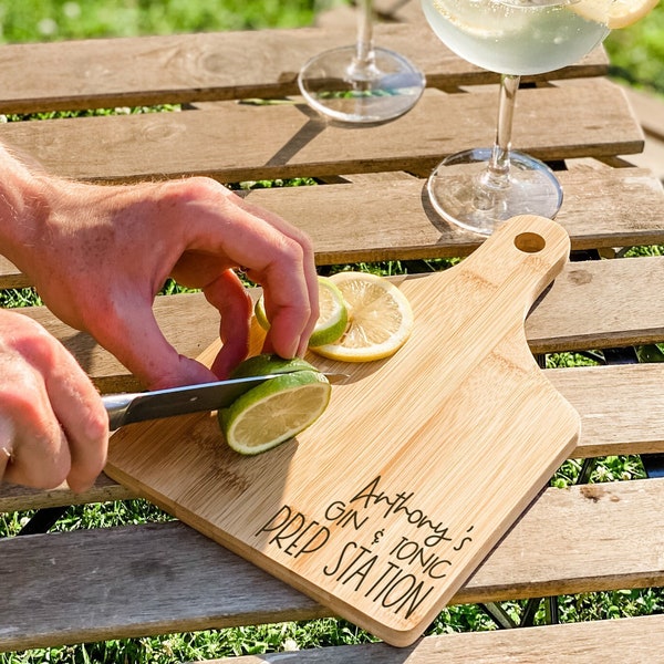 Gepersonaliseerde snijplank - Drink Prep Station - Nieuw huiscadeau - Snijplank - Serveerplaat - Verjaardagscadeau, Gin, Drink Connaisseur