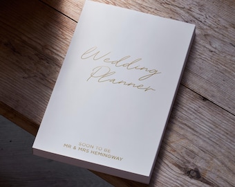 Engagement Gift | Personalised Wedding Planner | 18 Month Countdown & Checklist | Keepsake Gift for Bride