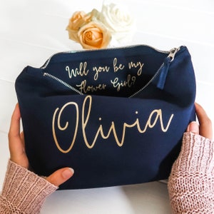 Willst du meine Brautjungfer sein Make Up Tasche Personalisierte Kosmetiktasche, Trauzeugin Geschenk, Einzigartiges Geschenk für Brautparty Taschen, Make-up Taschen Bild 1