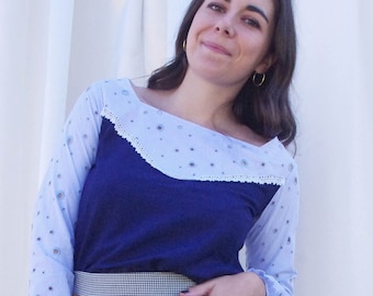 NEW --- Blue blouse in broderie anglaise, square neckline. romantic blouse