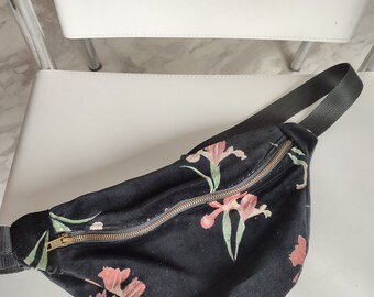 NEW-Banana bag in floral printed cotton velvet.