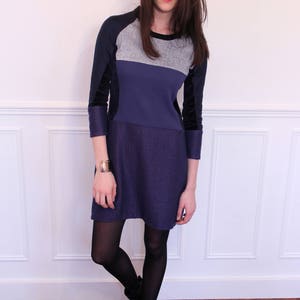 Long sleeves dress in cut-out wool. navy blue and purple image 2