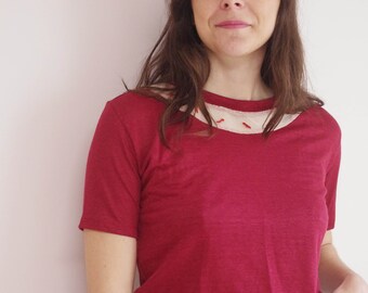 NEW-Cherry red linen T-shirt embroidered with corals