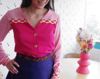 Two-tone pink blouse with lace details