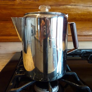 Cafetière avec percolateur en acier inoxydable 18/8, 12 tasses, plaque de cuisson, manche en bois