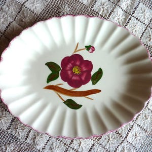 Rare Sovereign Potters Canada Earthenware Oval Platter, Hand Painted &quot;Woodland&quot; Pattern, 12” x 9.5&quot;, Raised Scalloped Sides