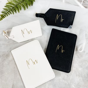 Mr & Mrs Passport and Luggage Tag set - Gift Set - Wedding Gift - Honeymoon - Travel