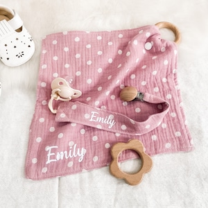 Juego de regalo con manchas de algodón para bebé con nombre personalizado de 3 piezas - Manta Dribble Comfort - Anillo de dentición - Cadena para chupete - Con caja