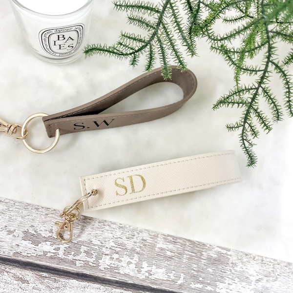 Personalisierte Anfang Kunstleder Armband Schlüsselanhänger Clip, monogrammed Strap, Schleife Auto Schlüsselanhänger, Schlüsselanhänger