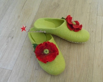 Pantofole in feltro Per ordinare Pantofole ecologiche Scarpe da casa da donna Pantofole verdi fatte a mano con pantofole di lana in feltro di papavero rosso Regalo per la mamma
