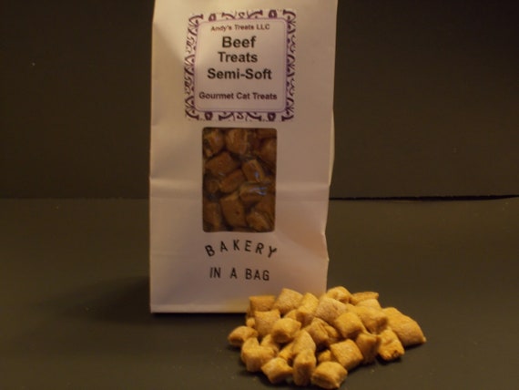 Beef Cat Treats Bakery freshness sealed in every bag. 3 oz