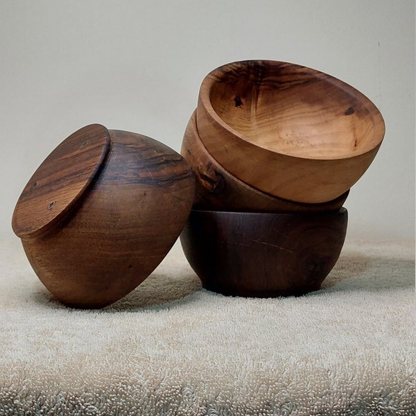 4 Walnut Wood Bowls - Round Wood Bowl - Walnut pot - hand carved walnut bowl - Serving Bowls