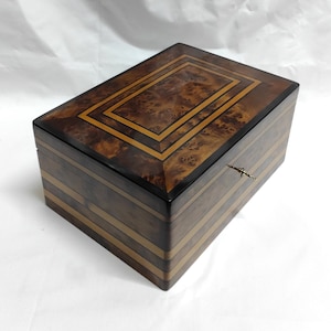 Jewelry Box Wood Burl , Jewelry Box with lock ,Velvet Lined Wooden Jewelry Box, Handmade Solid Thuya wood Burl jewellry Box