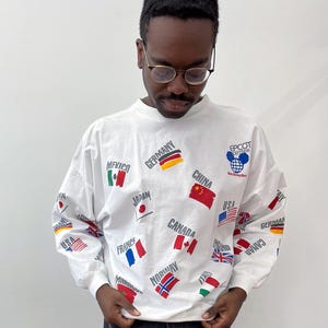 1980s Vintage Disney World Countries Flags Epcot Crewneck Sweatshirt