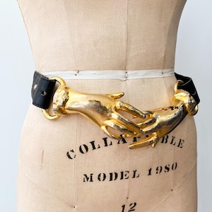 70s Victorian Hand Belt - Etsy Denmark
