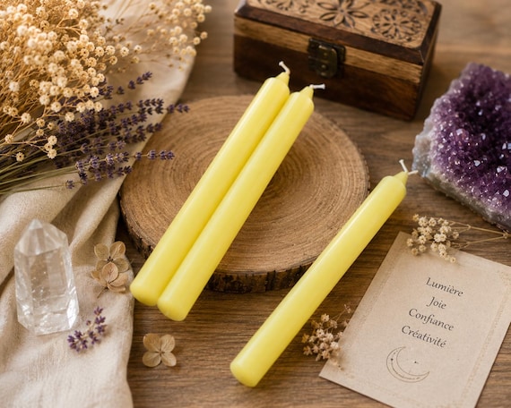 Gelbe Ritualkerze 22 cm – Duftneutral – Für Meditation, Altar und Spiritualität – Baumwolldocht – Hergestellt in Frankreich