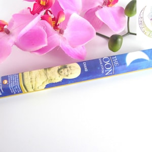 The moon incense is a natural product based on essential oils, it is 100% natural.