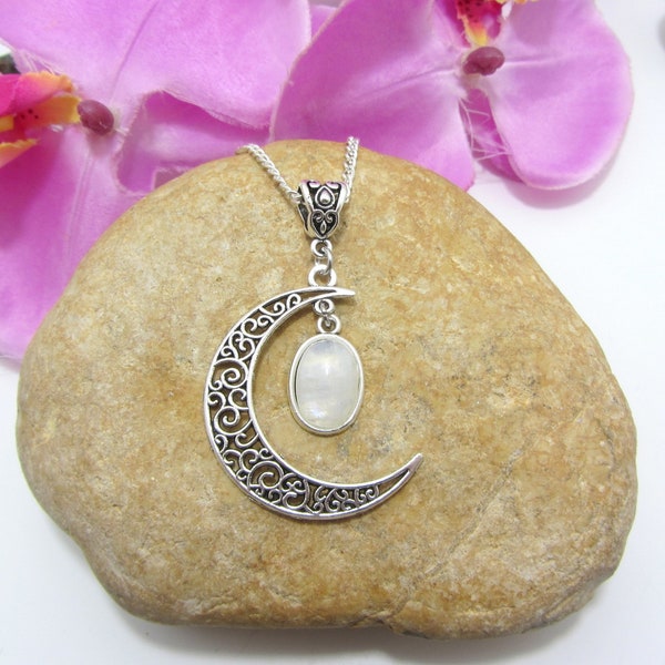 Moon necklace with moonstone – Feminine natural stone jewelry for intuition & harmony