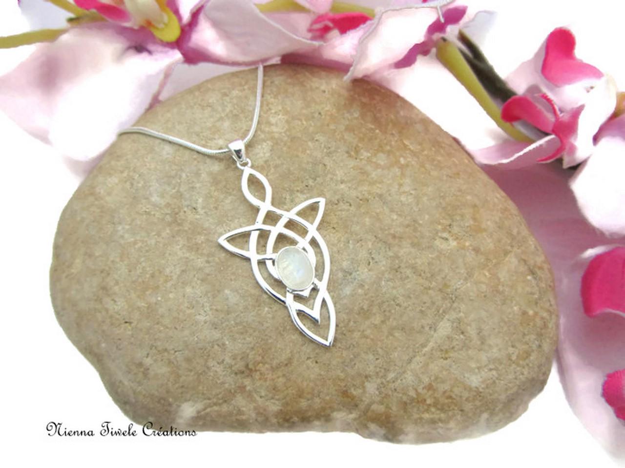 Collier En Argent 925 Avec Pendentif Celtic Et Grenat Noir - Neuf Avec étiquettes