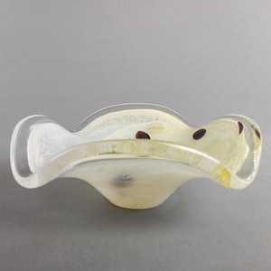 1980s Murano art glass hand molded pocket emptier.