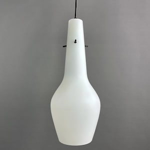 Vintage 1960s pendant lamp in white opaline glass and black frame in the style of Stilnovo.