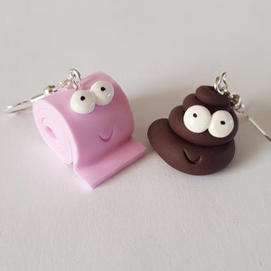 orecchini in fimo, la cacca grande e la sua carta igienica rosa, orecchini spaiati, orecchini divertenti, fimo