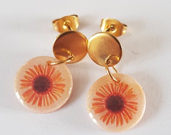 boucles d'oreilles fleurs,fleurs orange,or,puces,clous d'oreilles,boucles d'oreilles orange,boucles d'oreilles nature,printemps,marguerite