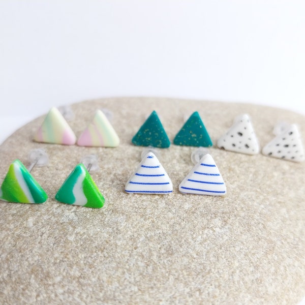 boucles d'oreilles puces triangle,clou d'oreilles,puces d'oreilles,boucles d'oreilles triangle,bijou minimaliste