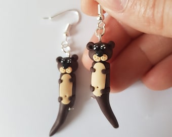 boucles d’oreilles loutres,bijoux loutre,cadeau loutre,pâte polymère,boucles d’oreilles animaux,loutre de rivière,bijoux animaux