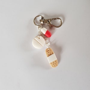 nurse key ring stamp, bandage, fimo pill gift for caregiver, hospital, doctor, nurse gift, doctor gift, hospital gift