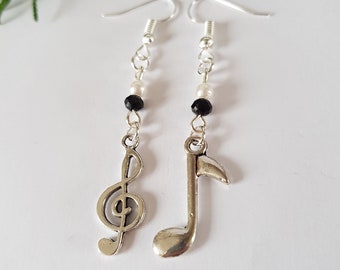 boucles d'oreilles,note de musique,clé de sol,bijou original,noir et blanc,boucles originales,boucles musique,cadeau musicien,cadeau musique