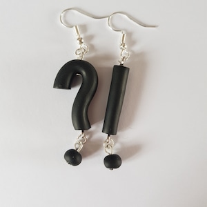 question mark and exclamation point earrings black fimo, mismatched earrings, mismatched earrings