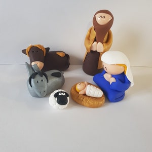 creche de noel,santons,personnages,jesus, marie,joseph,boeuf,cadeau noel,sapin,creche originale,creche unique,cadeau noel,cadeau original image 8