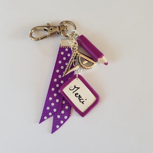 porte clés maitresse,merci maitresse,cadeau école,ardoise,craie,fimo,cadeau atsem,thème école,violet,cadeau remerciement,bijou école,merci