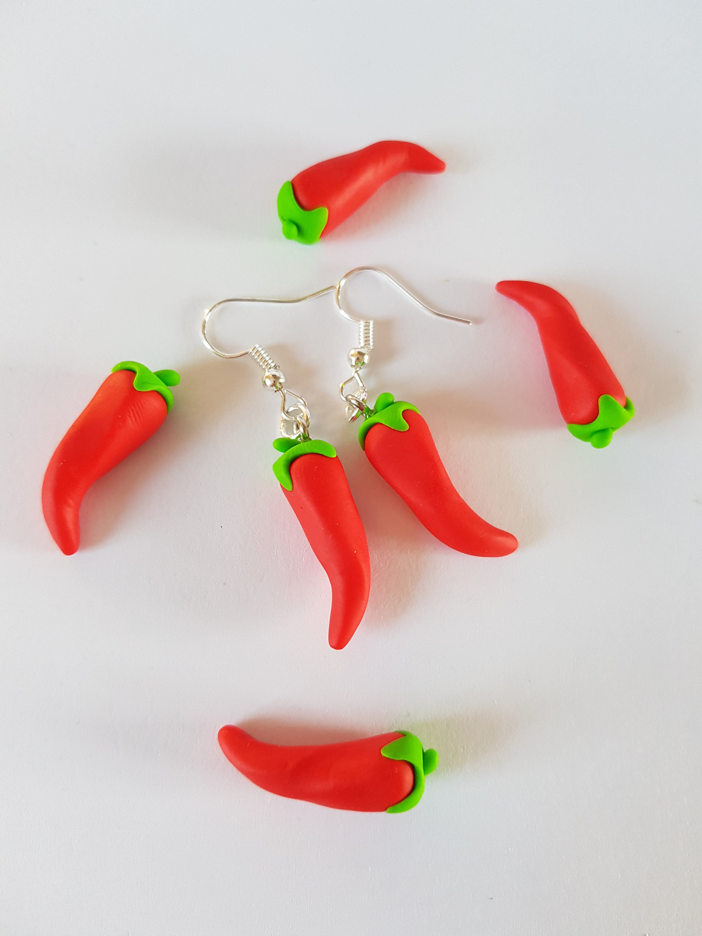 Boucles D'oreilles Mini Macaron Rouge En Fimo - Neuves Sans Emballage