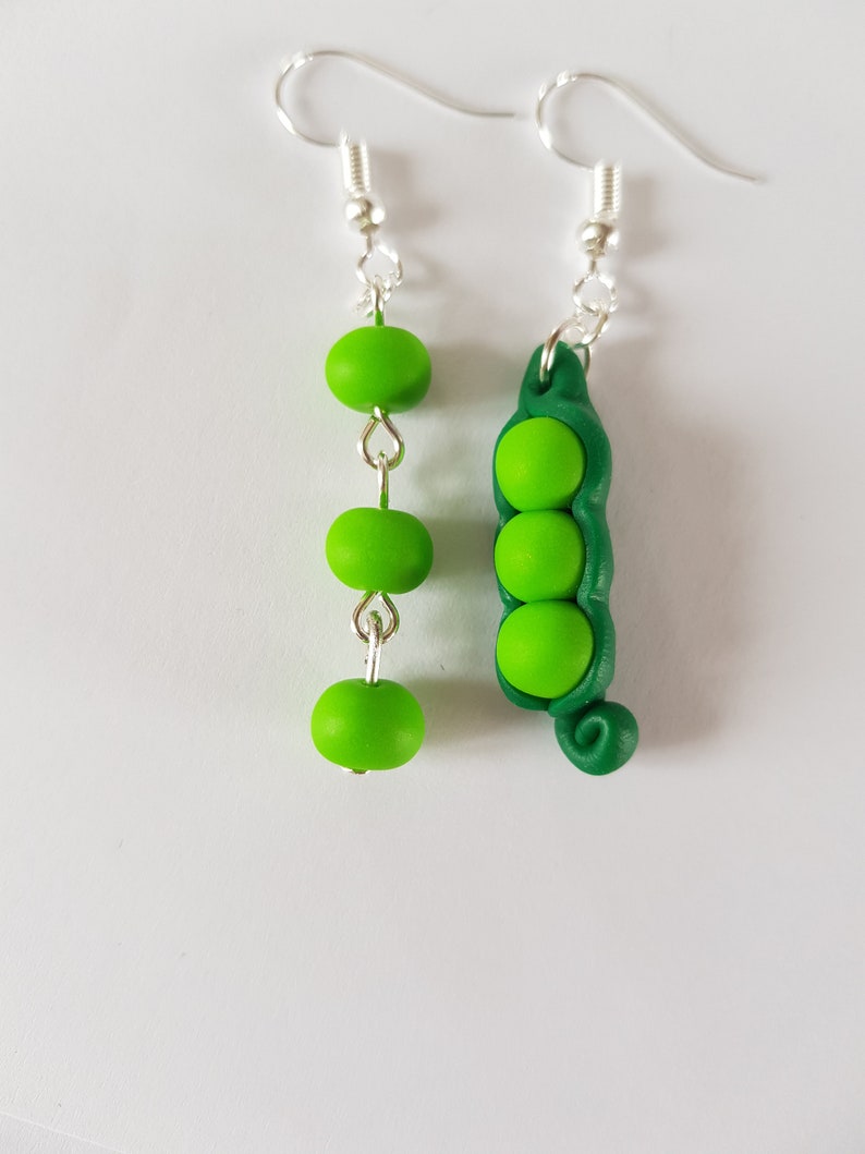 cadeau original,boucles d oreilles petits pois,boucles d oreilles originales,cadeau gourmand,pate fimo,boucles pois,bijoux de pois image 10